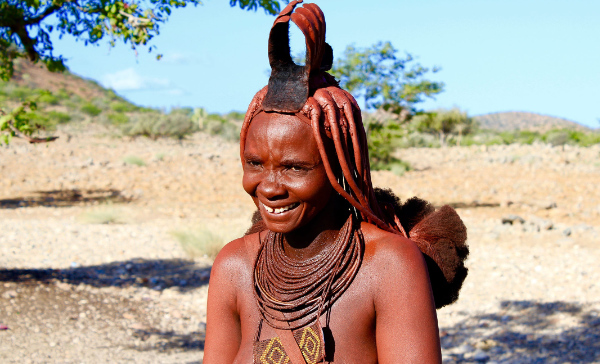 Eine Frau vom Stamm der Himba